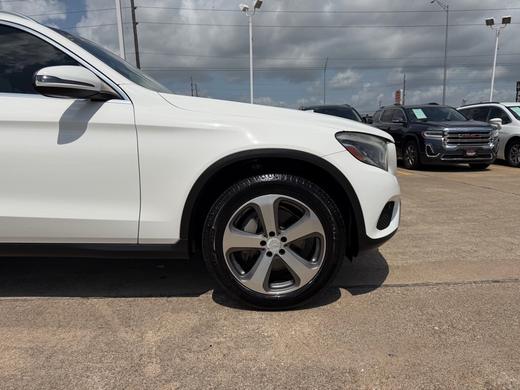 2017 Mercedes-Benz GLC-Class Image 5