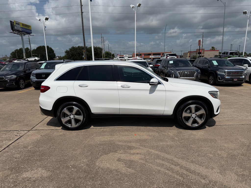 2017 Mercedes-Benz GLC-Class Image 6