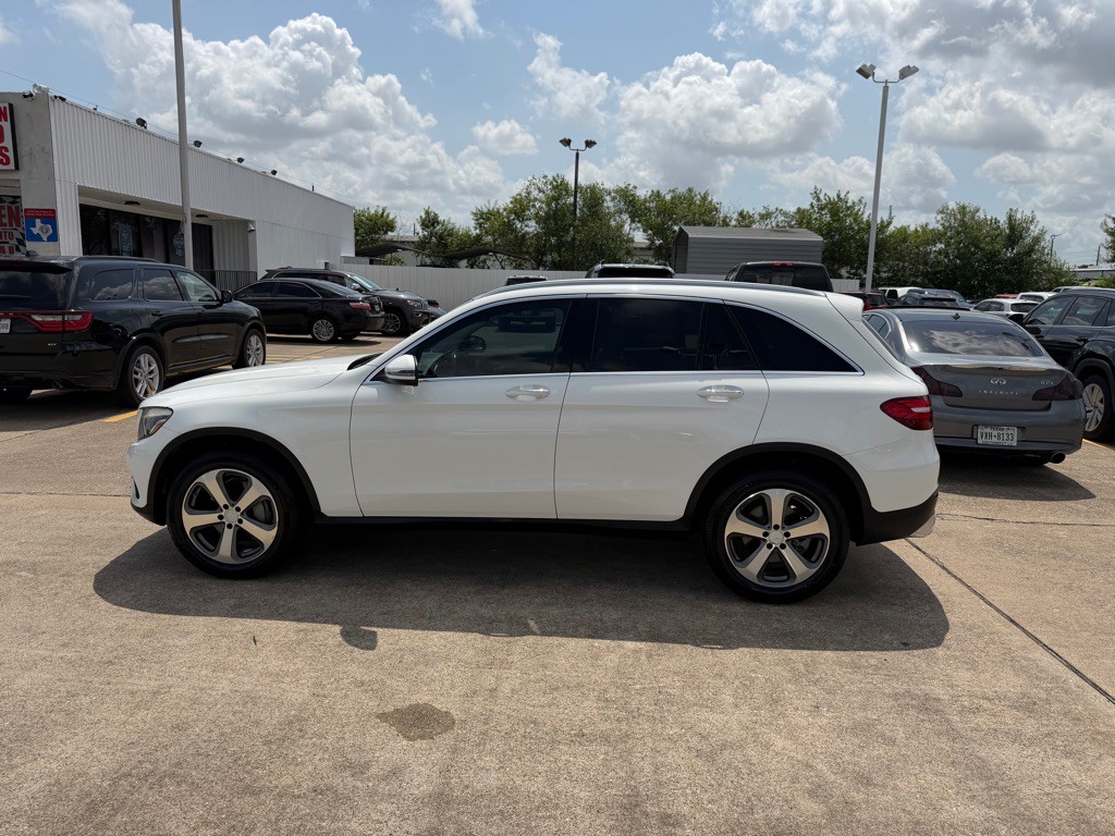 2017 Mercedes-Benz GLC-Class Image 7