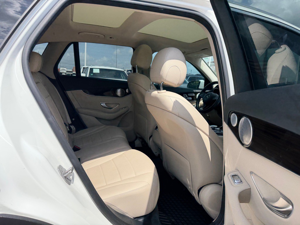 2017 Mercedes-Benz GLC-Class Image 13