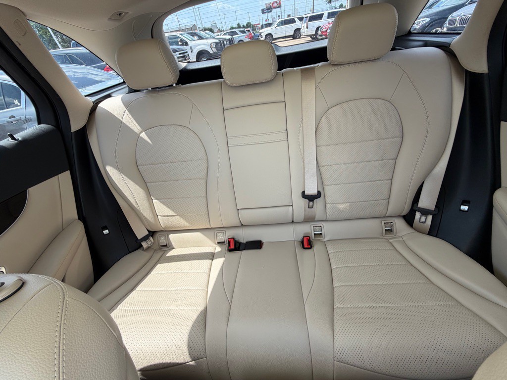 2017 Mercedes-Benz GLC-Class Image 17
