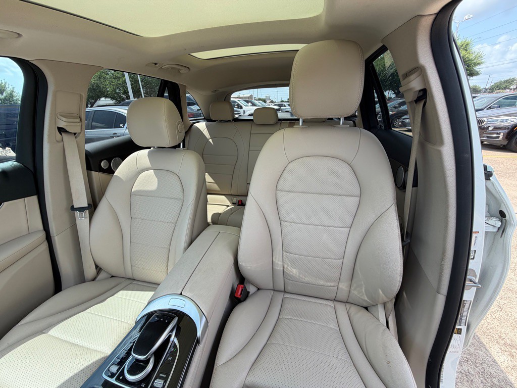 2017 Mercedes-Benz GLC-Class Image 18