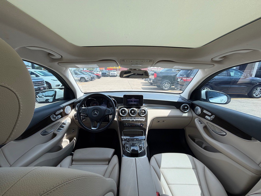 2017 Mercedes-Benz GLC-Class Image 20
