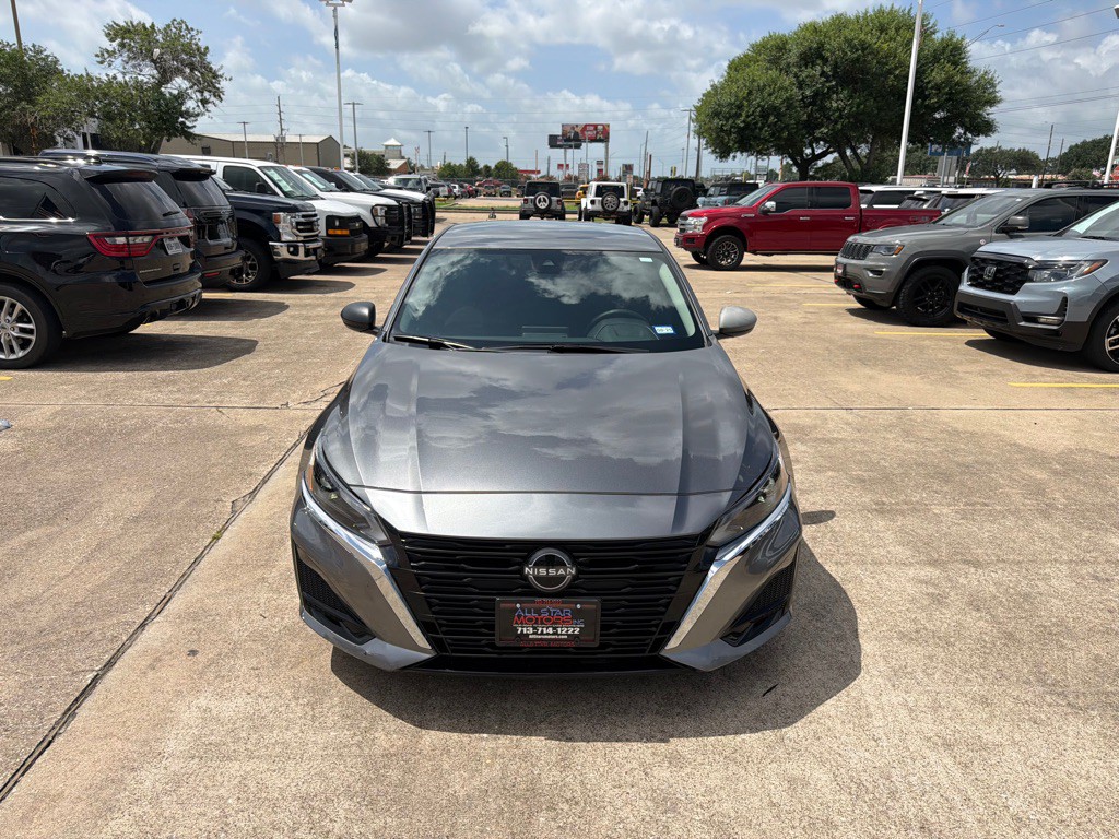2024 Nissan Altima Image 2