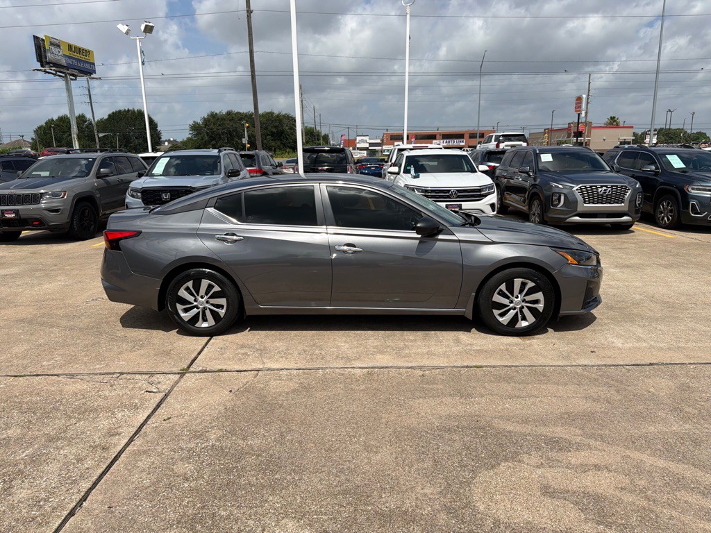 2024 Nissan Altima Image 7