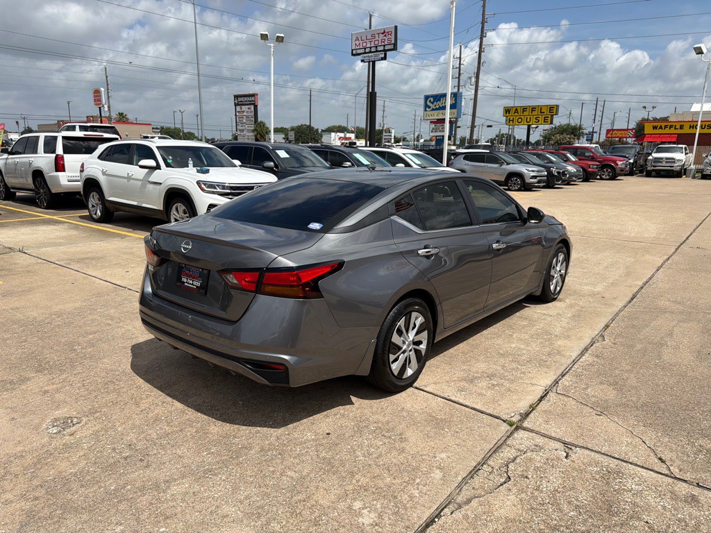 2024 Nissan Altima Image 9