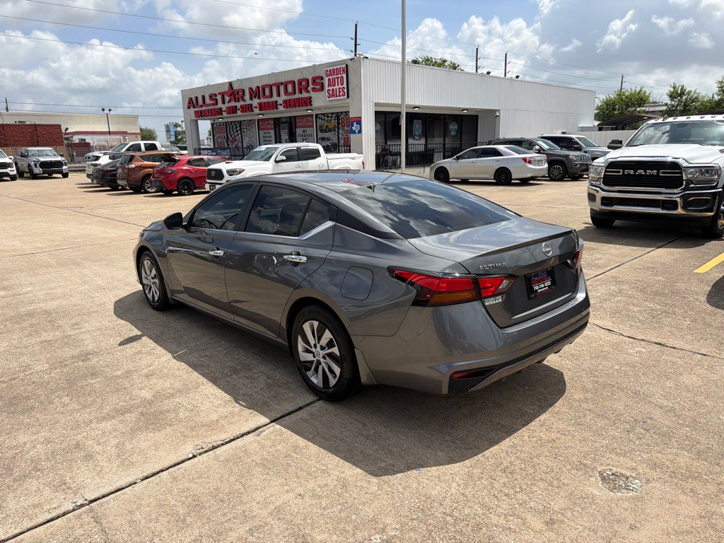 2024 Nissan Altima Image 11