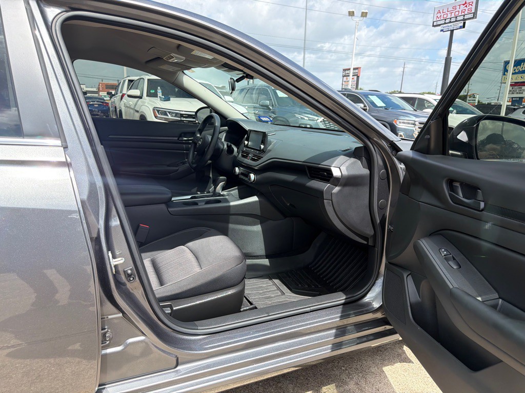 2024 Nissan Altima Image 14
