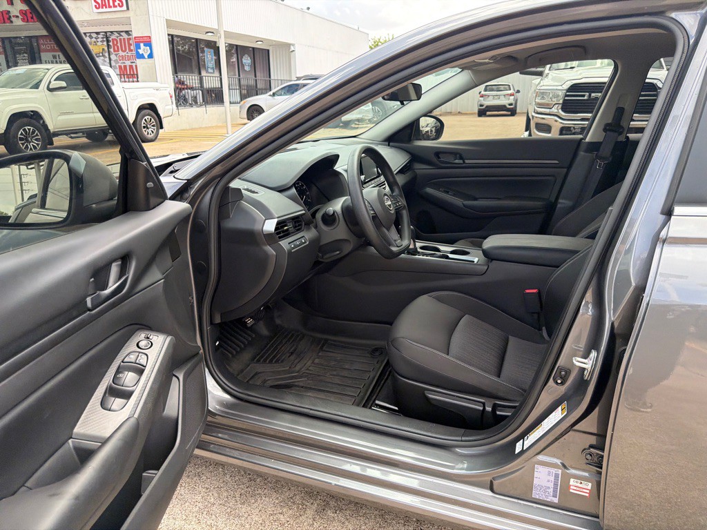 2024 Nissan Altima Image 15