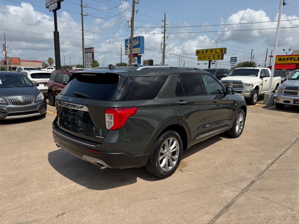 2022 Ford Explorer Image 8