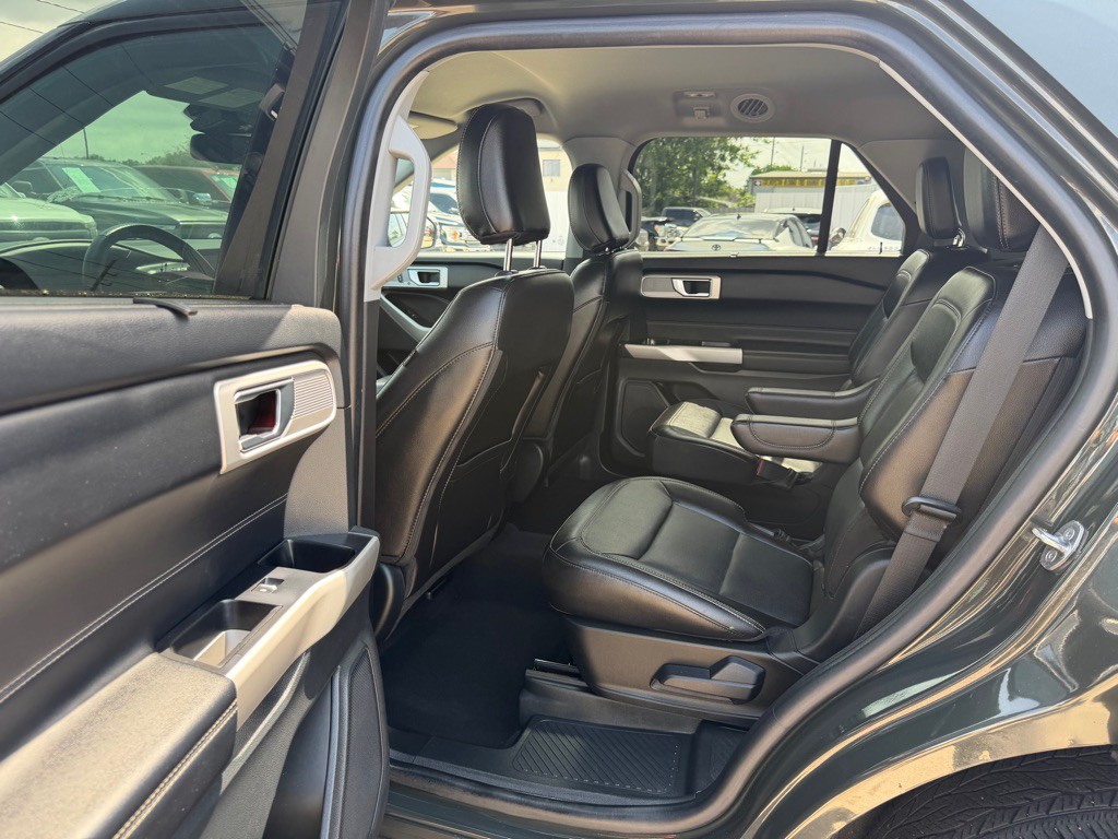 2022 Ford Explorer Image 12