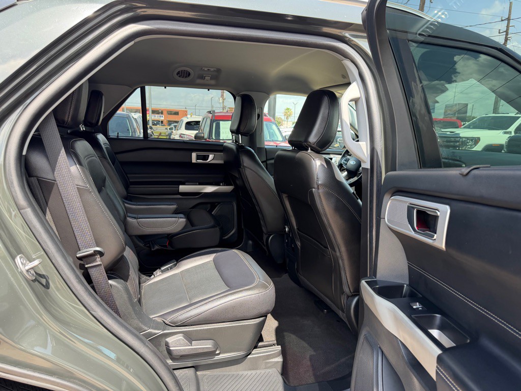 2022 Ford Explorer Image 13