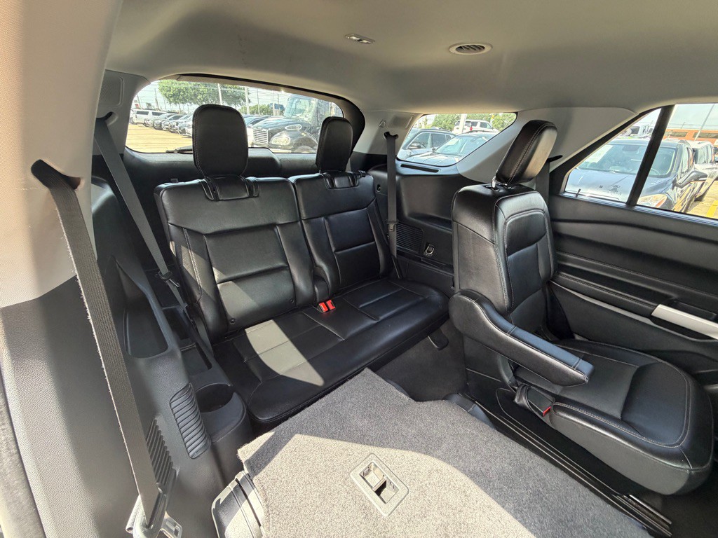 2022 Ford Explorer Image 17