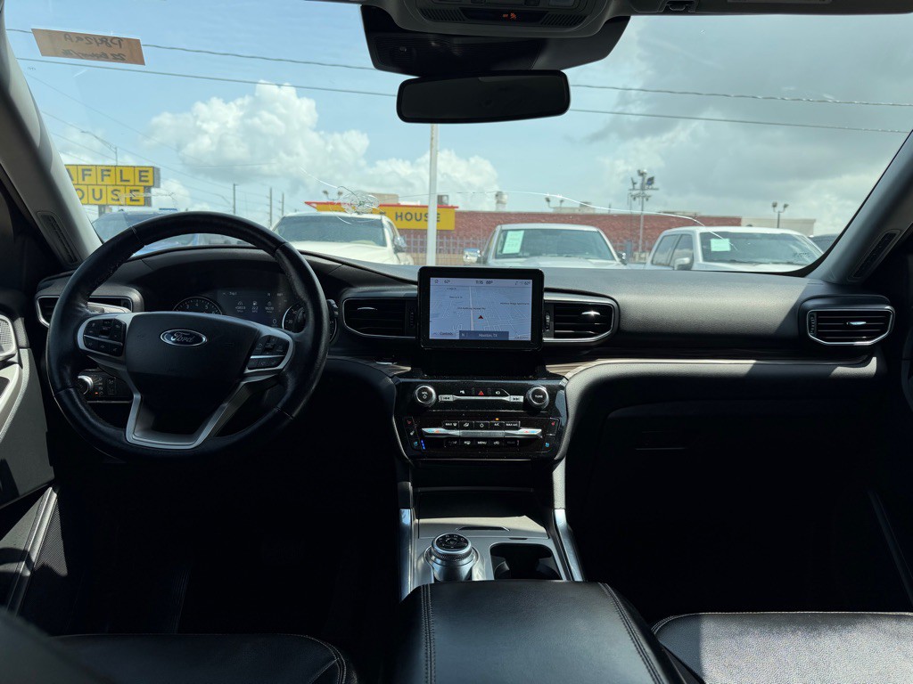 2022 Ford Explorer Image 22