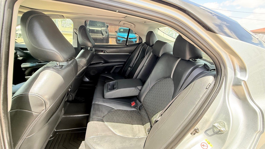 2018 Toyota Camry Image 14