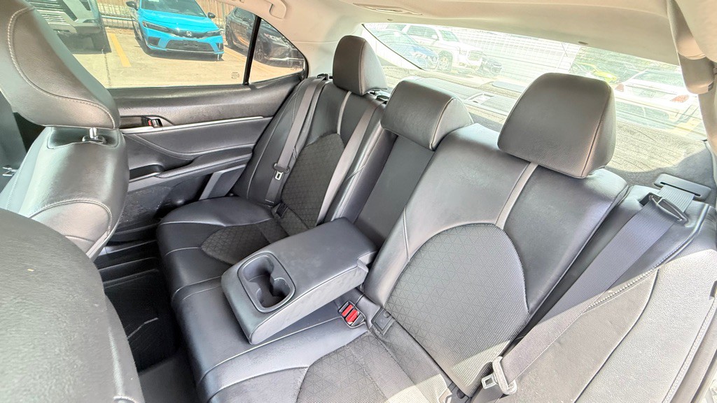 2018 Toyota Camry Image 15
