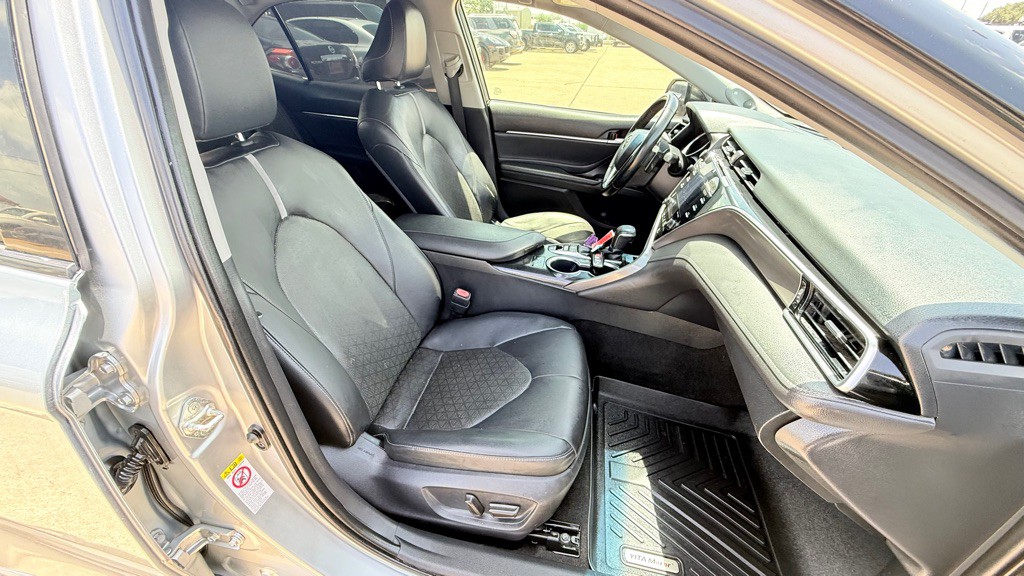 2018 Toyota Camry Image 19