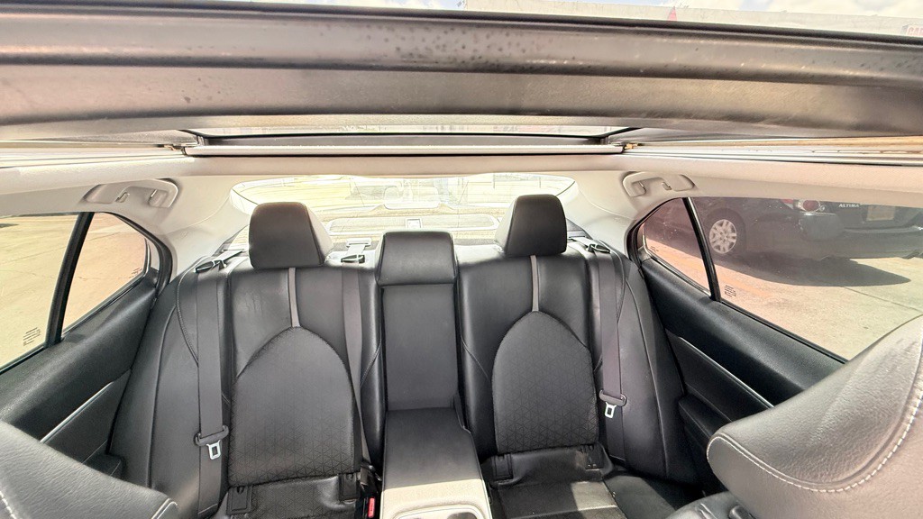 2018 Toyota Camry Image 20
