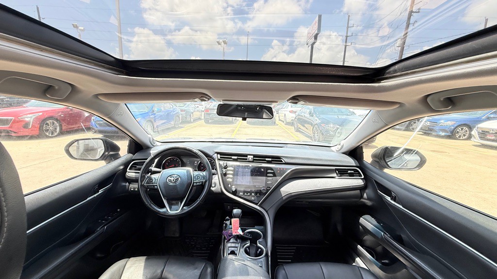 2018 Toyota Camry Image 21