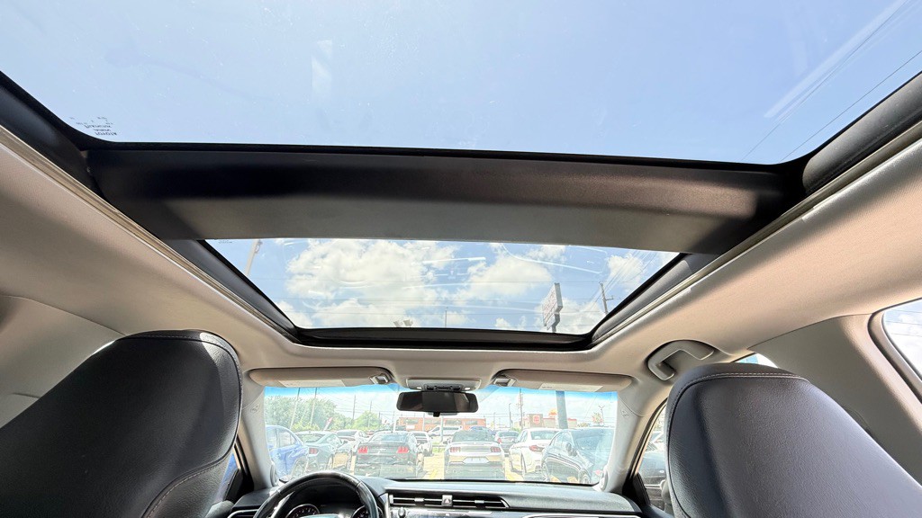 2018 Toyota Camry Image 24