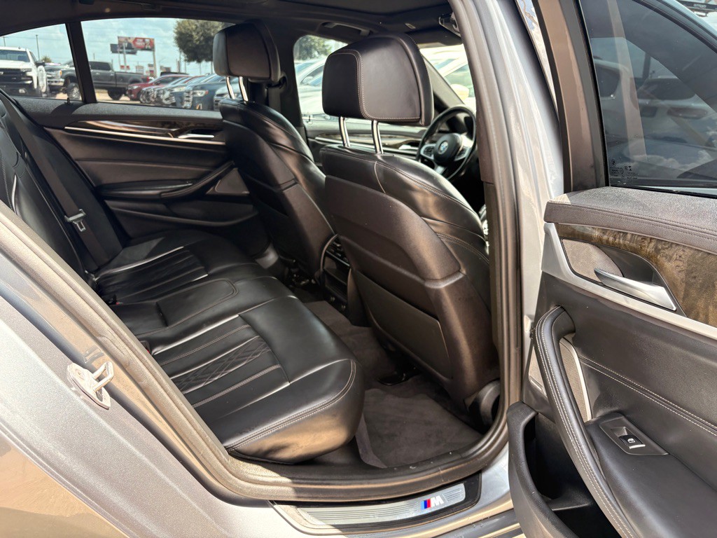 2019 BMW 5 Series Image 12
