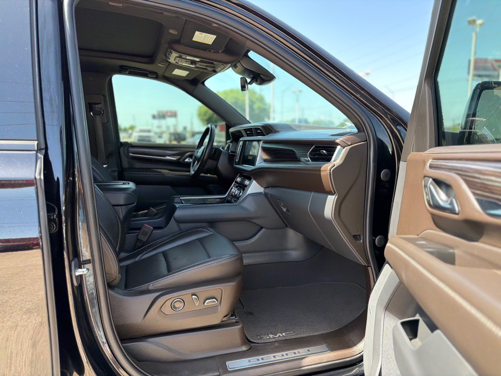 2023 GMC Yukon Image 12