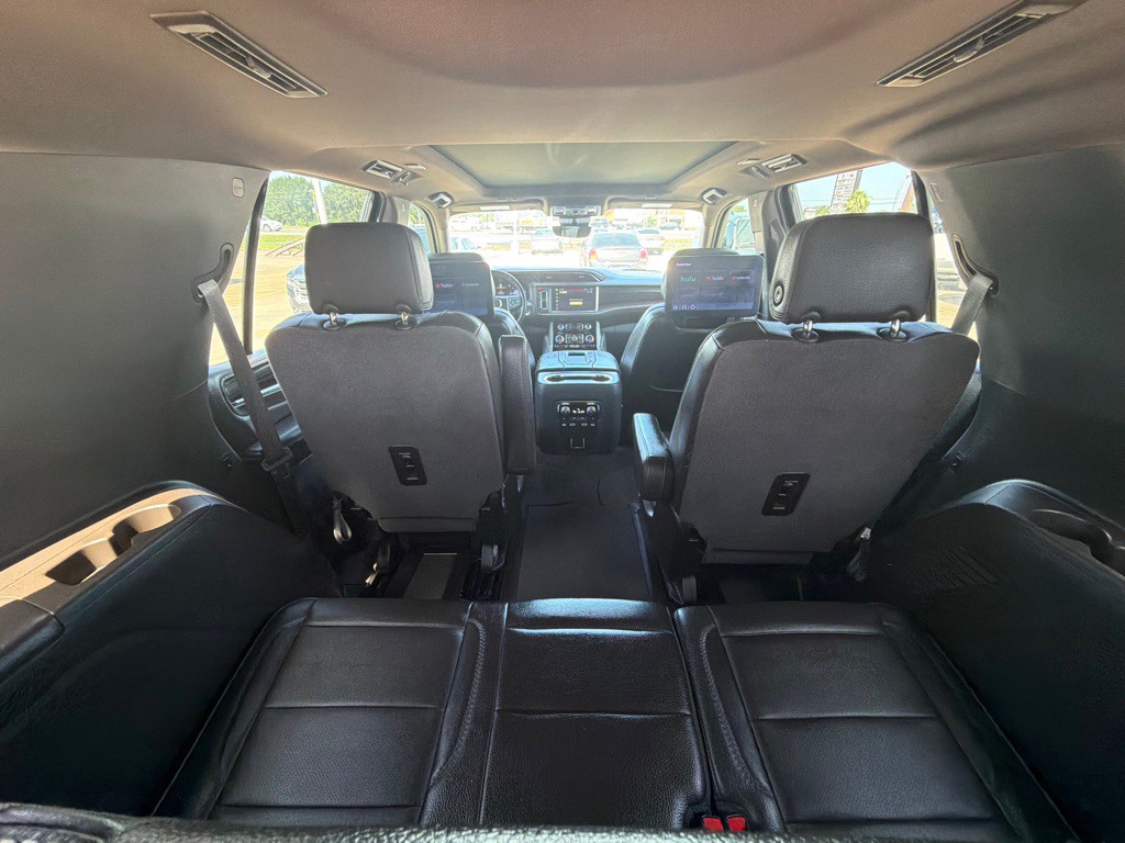 2023 GMC Yukon Image 15