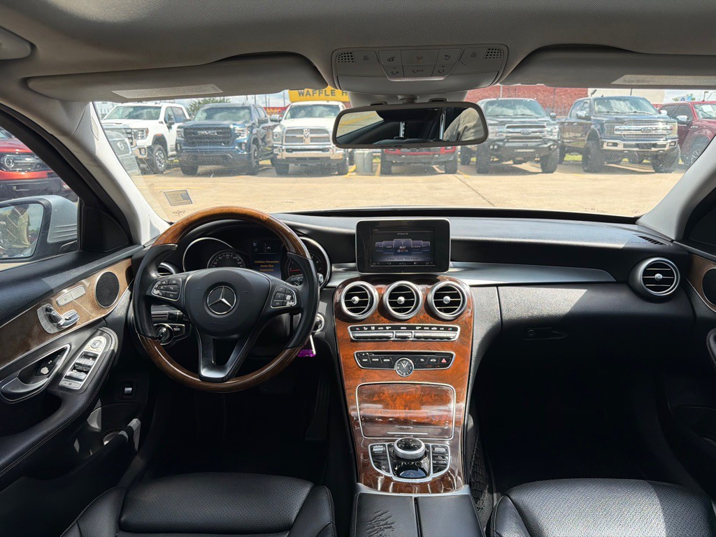 2017 Mercedes-Benz C-Class Image 19