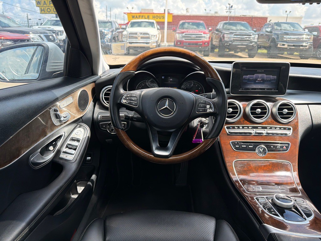 2017 Mercedes-Benz C-Class Image 23