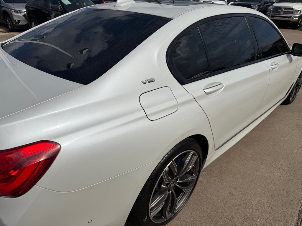 2018 BMW 7 Series Image 12