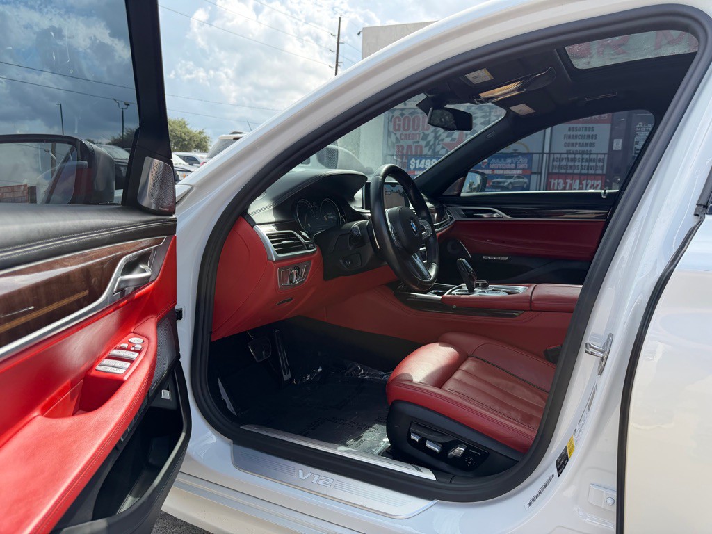 2018 BMW 7 Series Image 17
