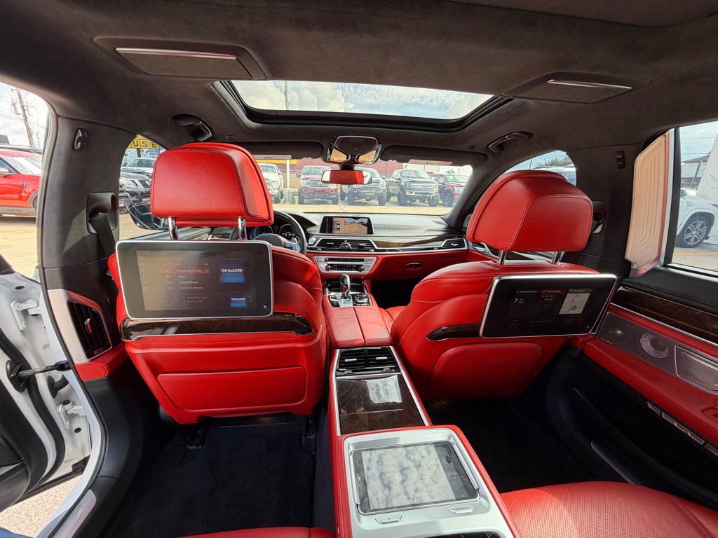 2018 BMW 7 Series Image 18