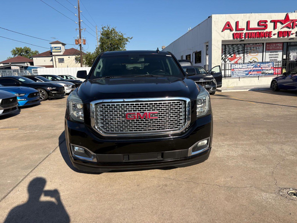 2017 GMC Yukon Image 2
