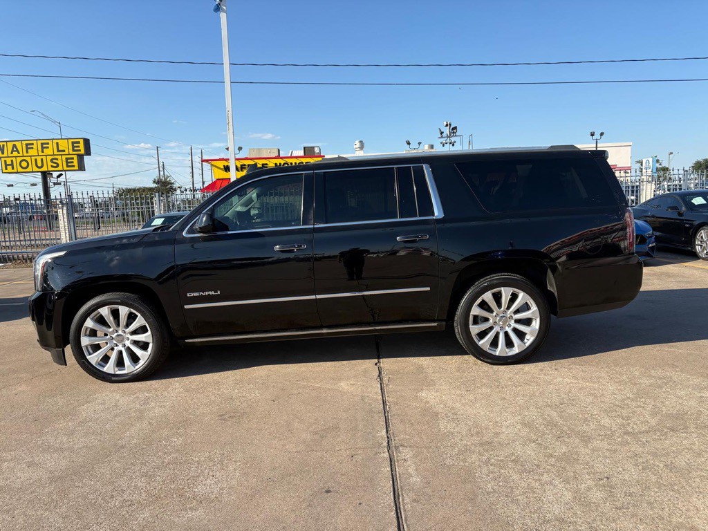 2017 GMC Yukon Image 4