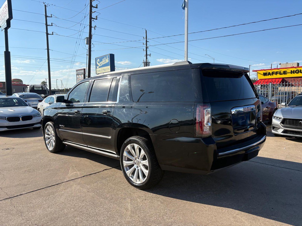 2017 GMC Yukon Image 5