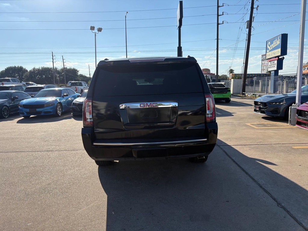 2017 GMC Yukon Image 8