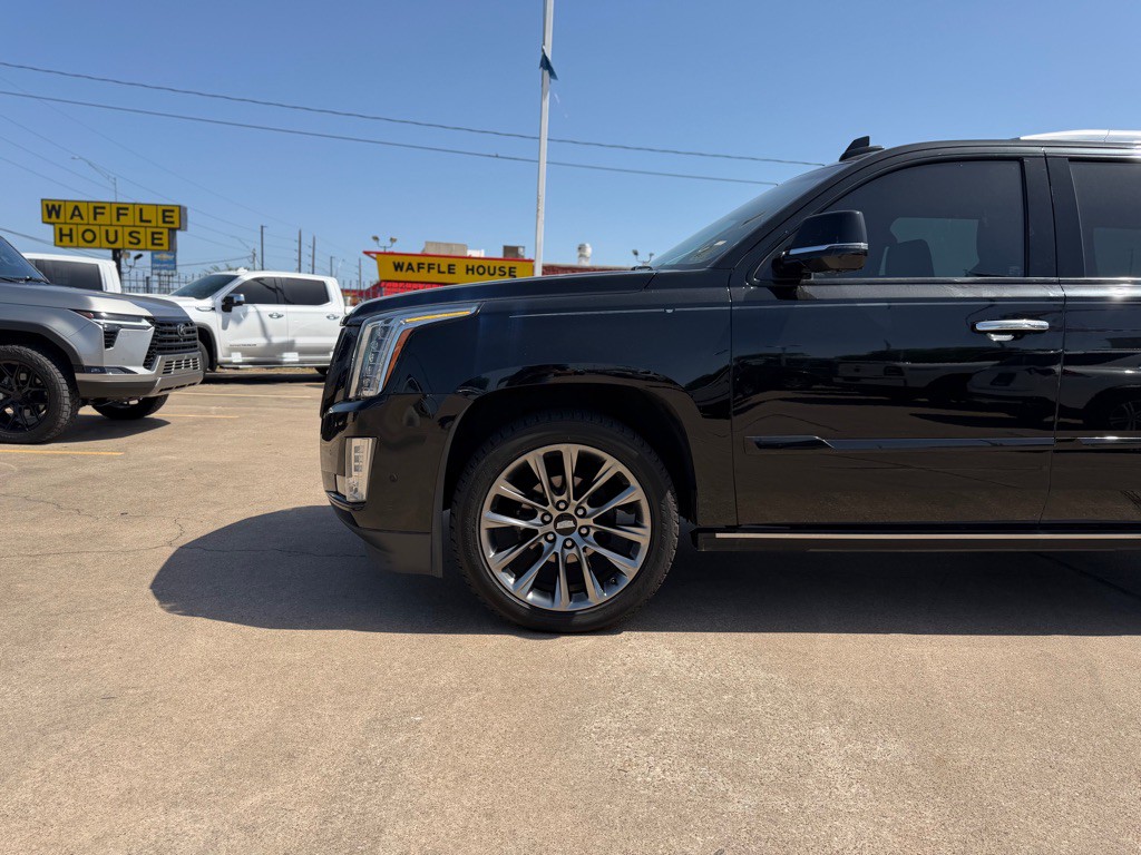 2019 Cadillac Escalade Image 4