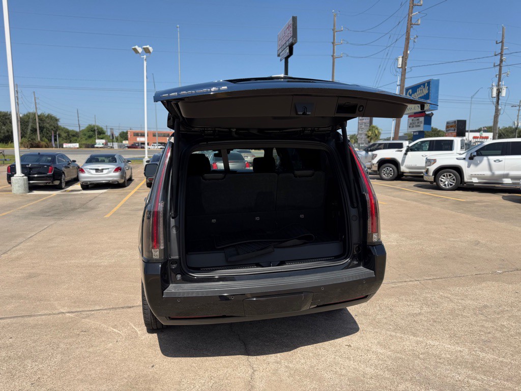 2019 Cadillac Escalade Image 10