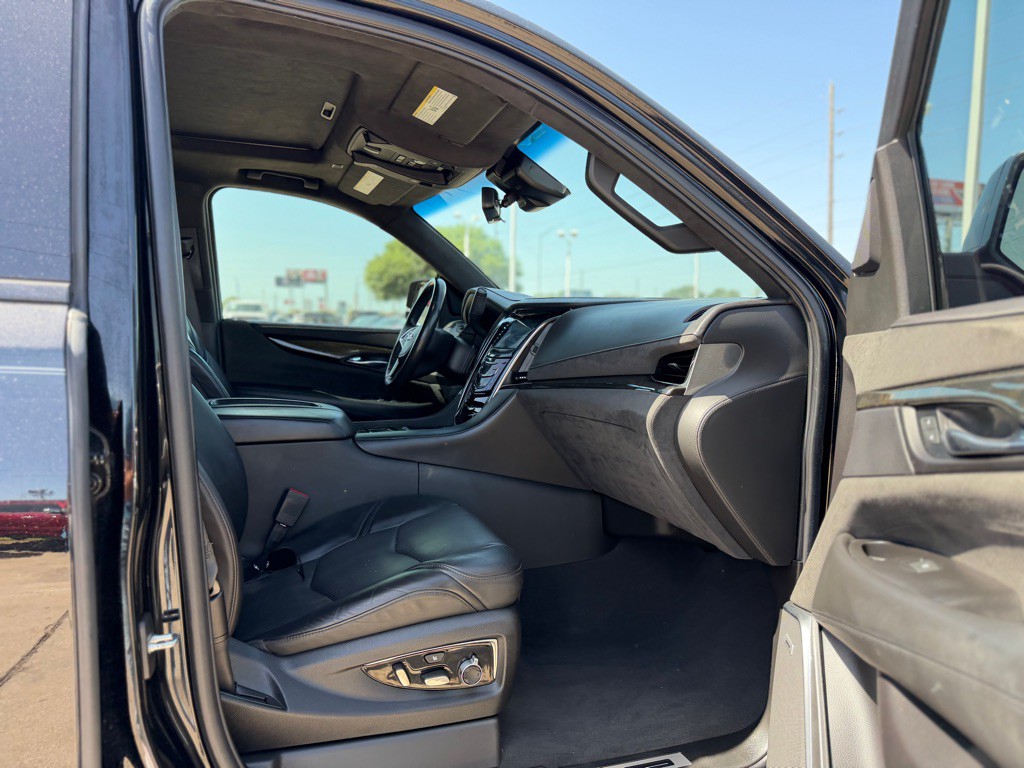 2019 Cadillac Escalade Image 13