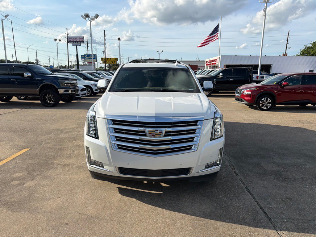 2018 Cadillac Escalade Image 2