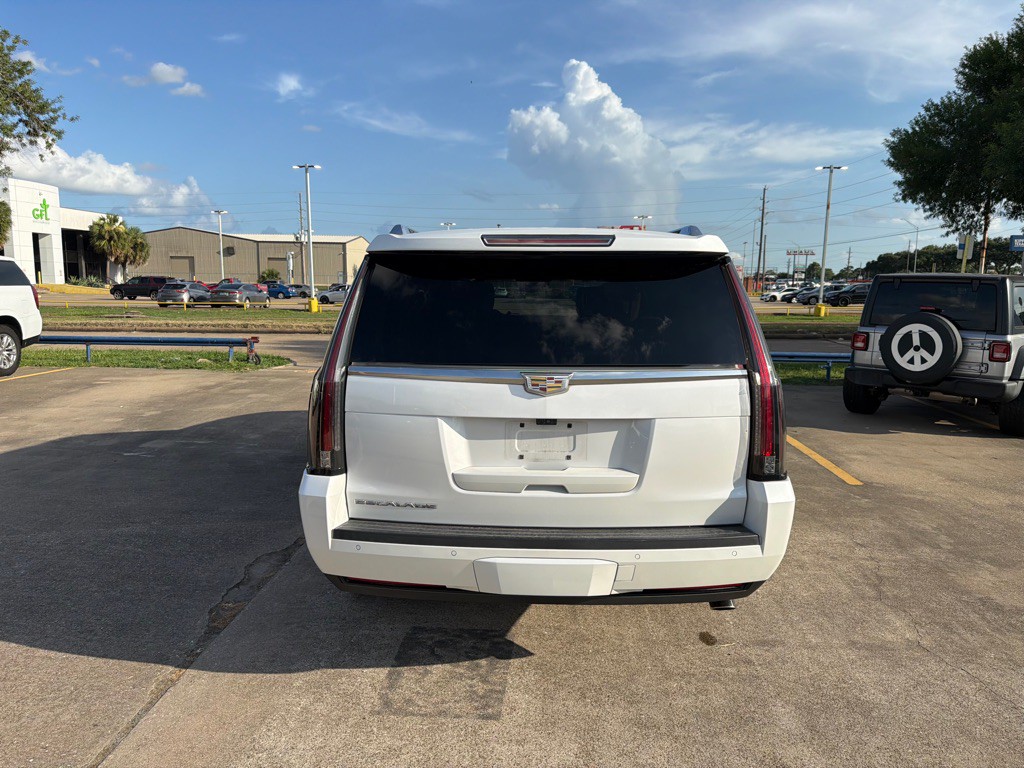 2018 Cadillac Escalade Image 9