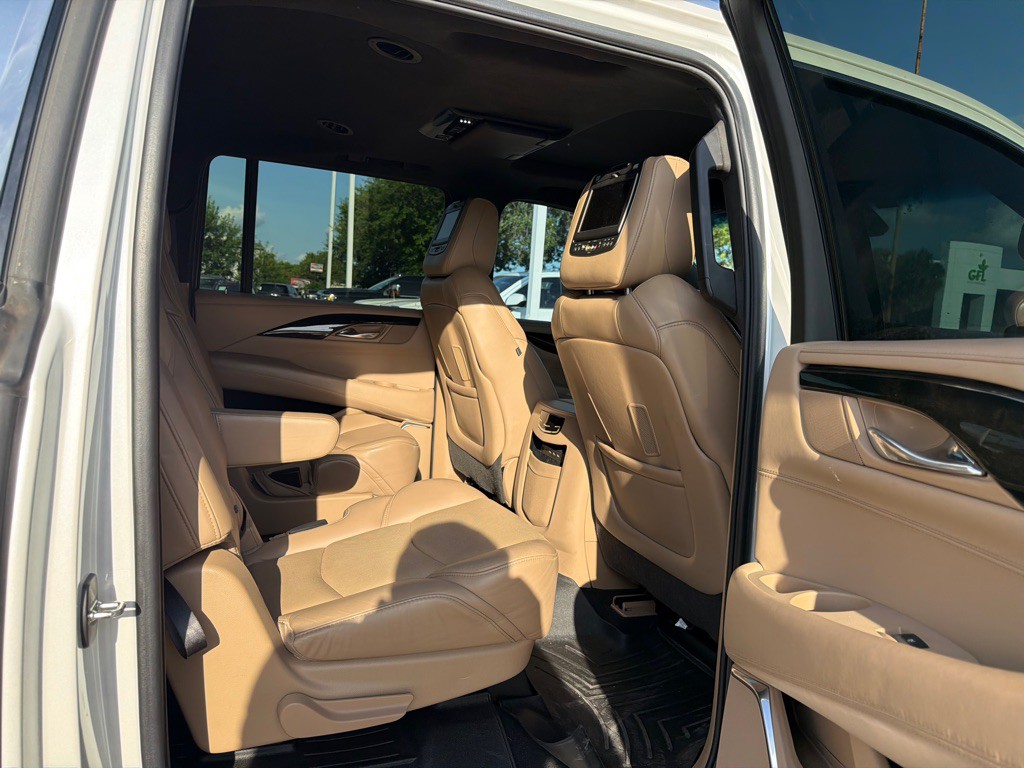 2018 Cadillac Escalade Image 12