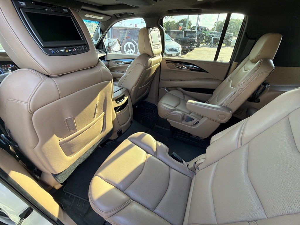 2018 Cadillac Escalade Image 16