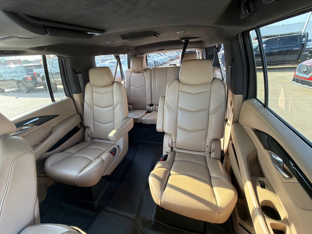 2018 Cadillac Escalade Image 17