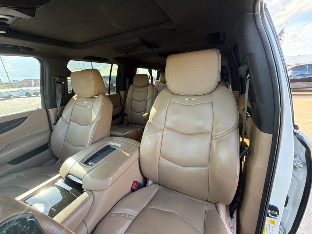 2018 Cadillac Escalade Image 18
