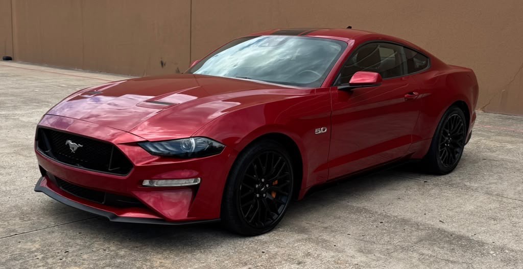 2022 Ford Mustang Image 2