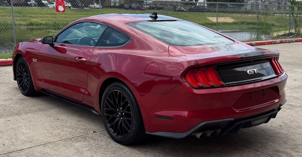 2022 Ford Mustang Image 3