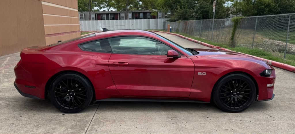 2022 Ford Mustang Image 8