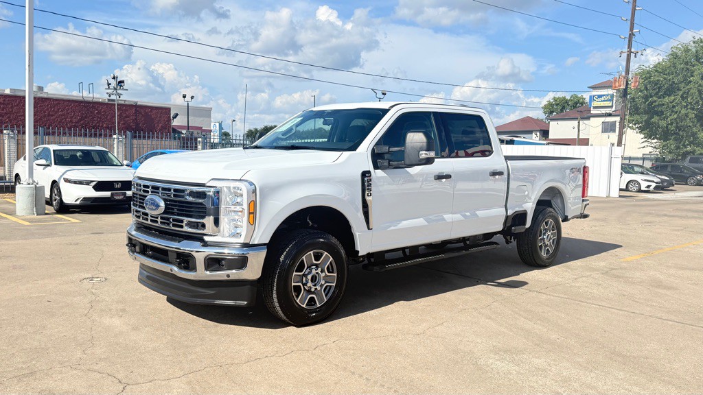 2025 Ford F-250 Image 3