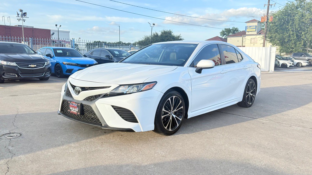 2020 Toyota Camry Image 3